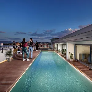 Yellowsquare Albergue